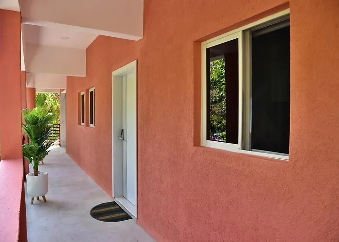 Ls Stonethrow - Emerald Apartment Montego Bay