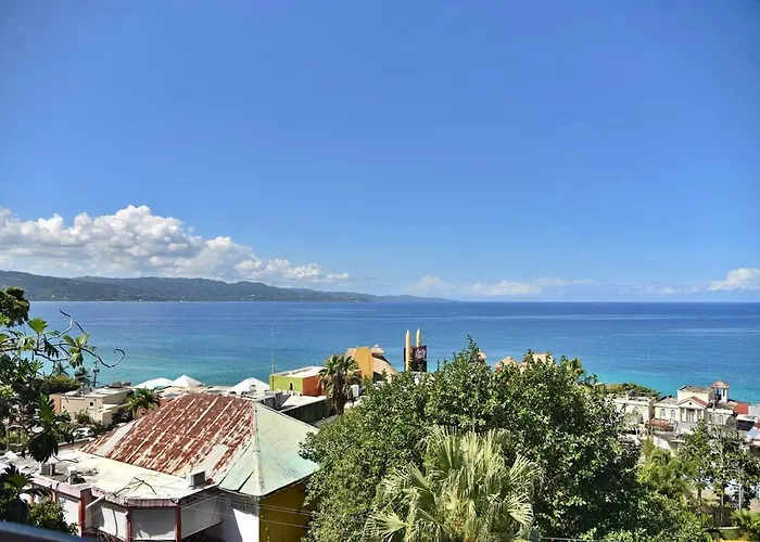 Ls Stonethrow - Emerald Apartment Montego Bay